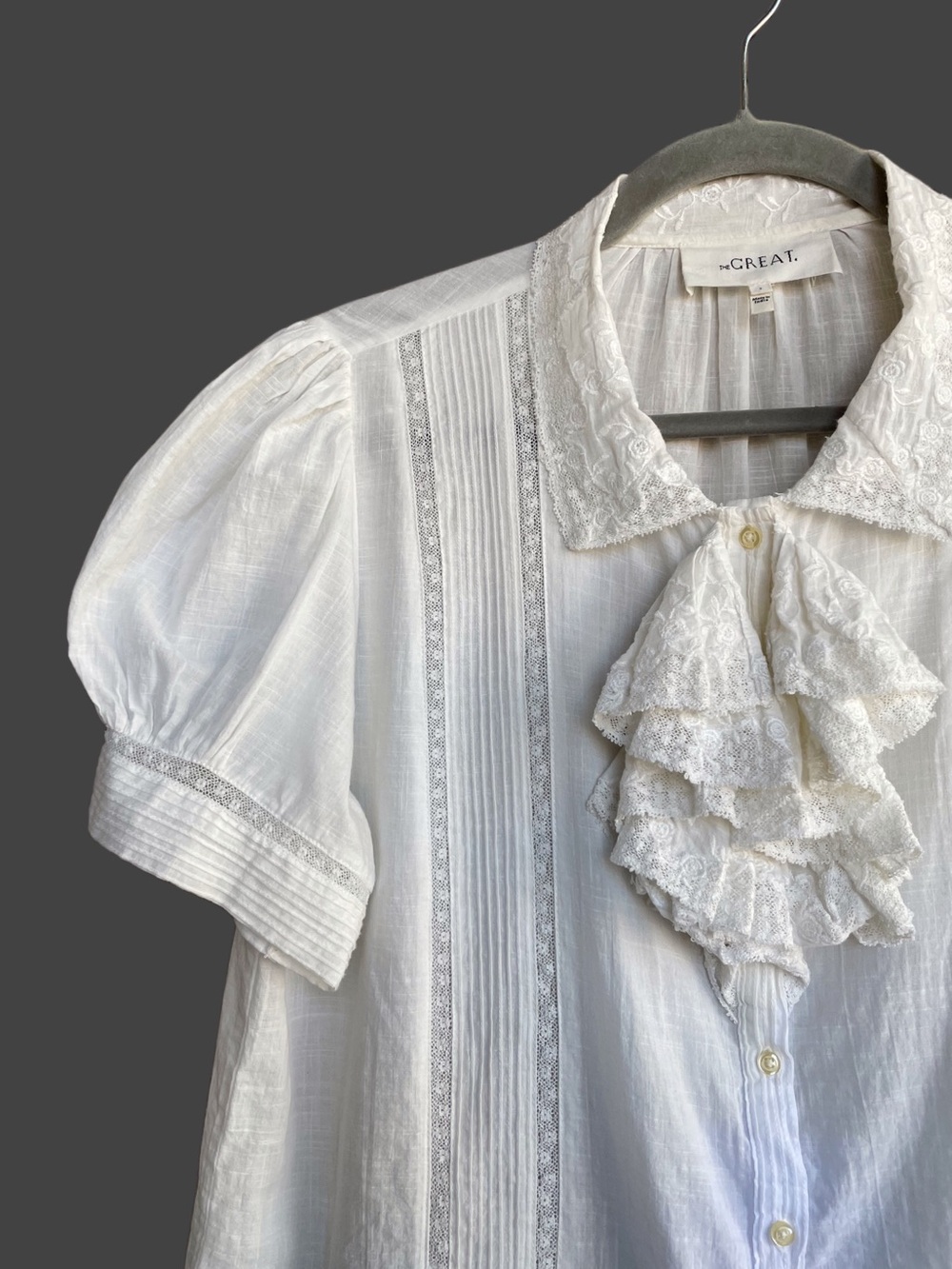 THE GREAT White Floral Embroidered Ruffle Cotton Button Down Kindred Blouse Top - Picture 12 of 17